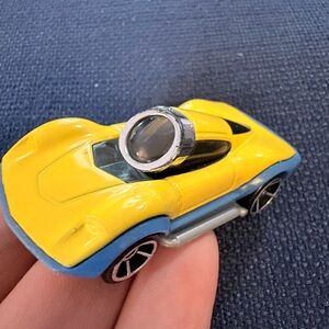 Mattel Hot Wheels Minions: The Rise of Gru Carl Car Toy